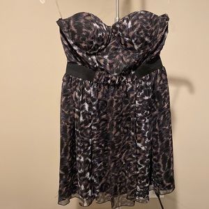 Brush Patterned Flowy Strapless Dress